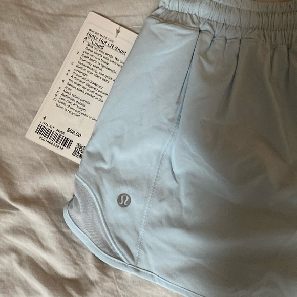 NWT Lululemon hotty hot shorts - Picture 5 of 5